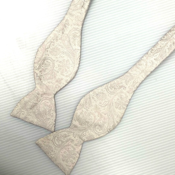 Carrot & Gibbs Orvieto bow tie - Picture 2 of 5